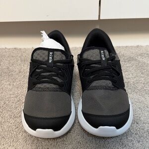 Kizik Black and Gray Sneakers